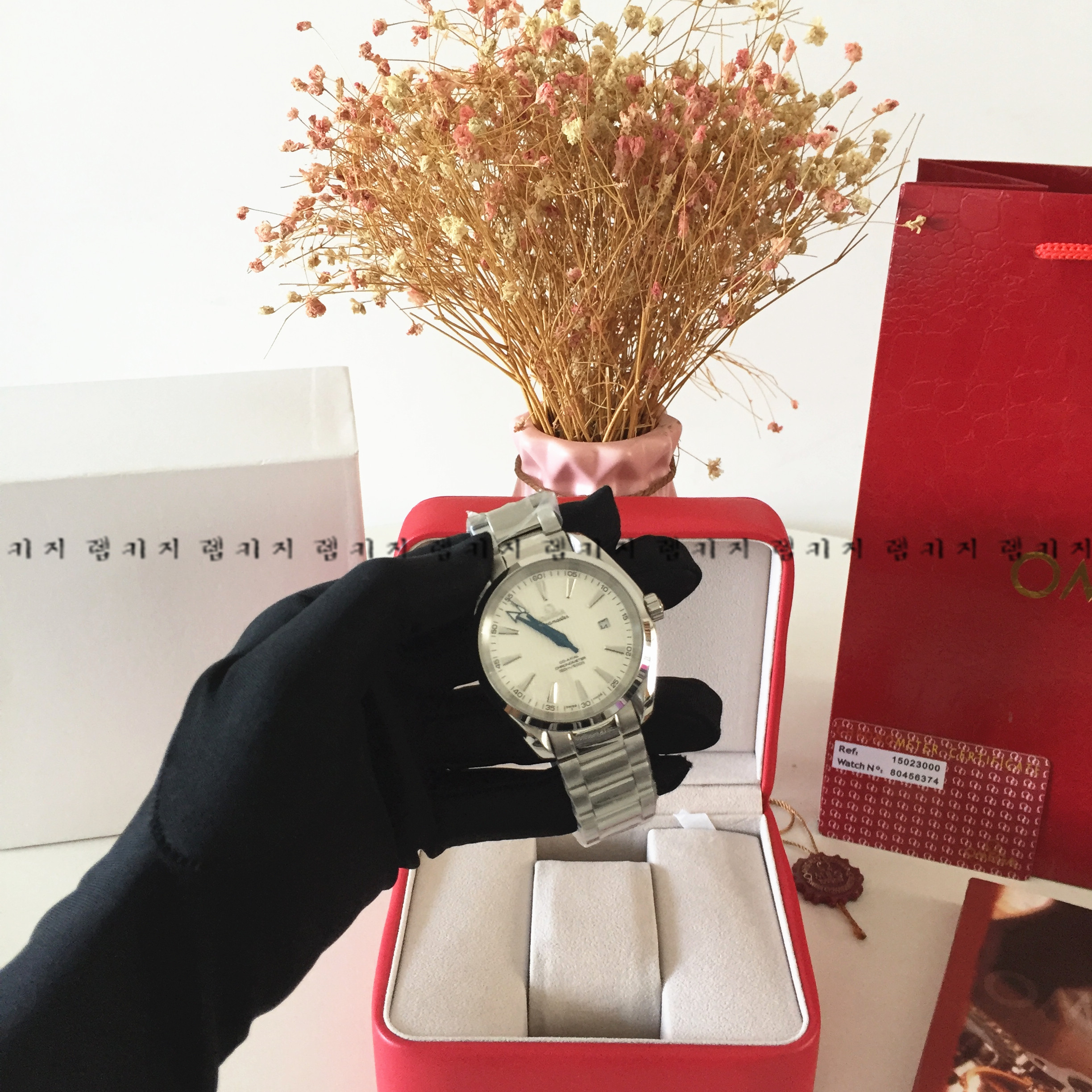 오메가 아쿠아테라 화이트 다이얼 메탈시계